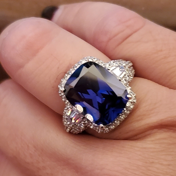 Charles Winston blue sapphire ring  gorgeous! - Picture 2 of 8